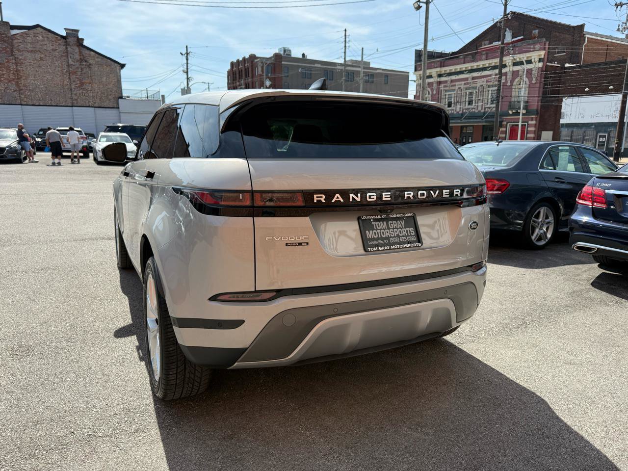 Used 2020 Land Rover Range Rover Evoque SE AWD/4WD image 4