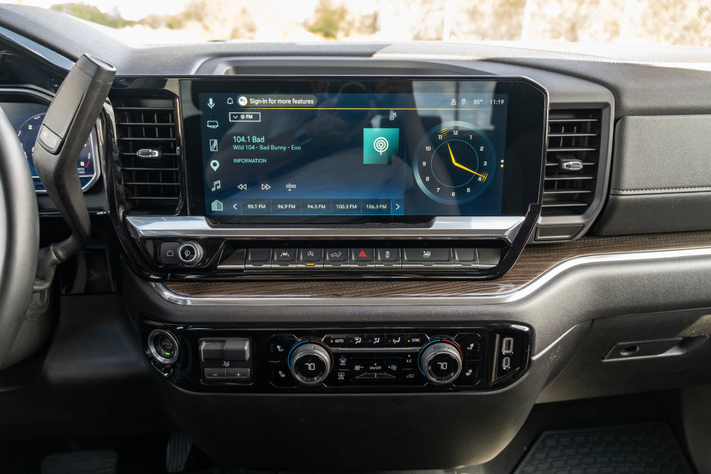 Used 2025 Chevrolet Silverado 1500 LT RWD image 21