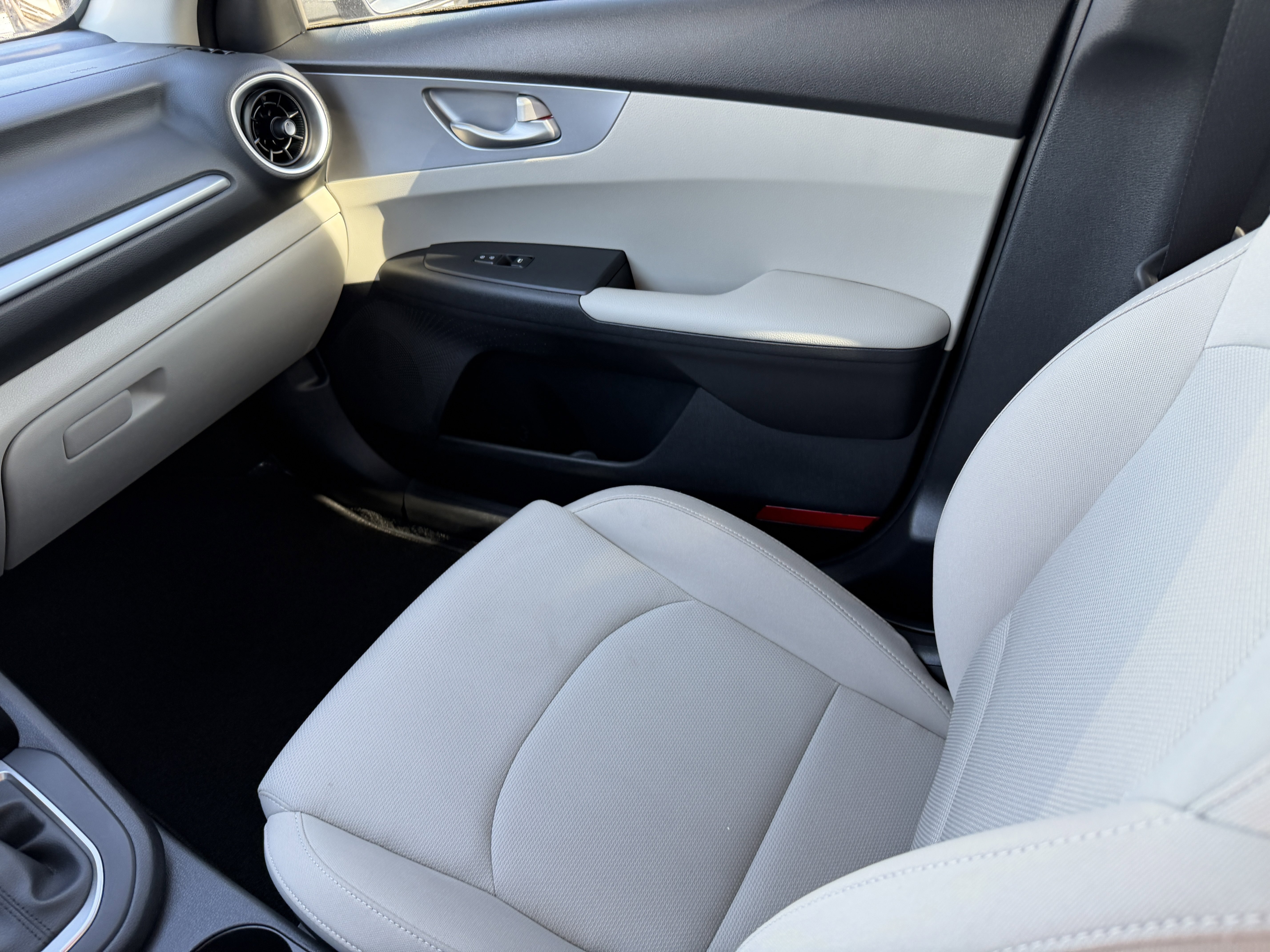 Certified 2023 Kia Forte LXS w/ LXS Technology Package image 15