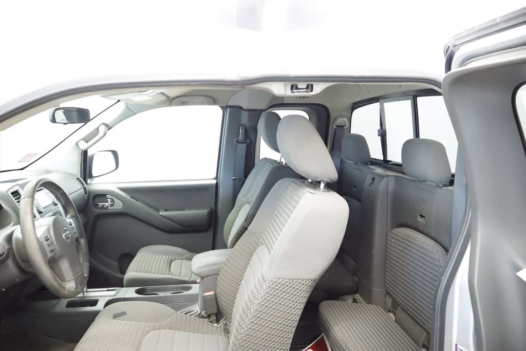 Used 2013 Nissan Frontier SV RWD image 20