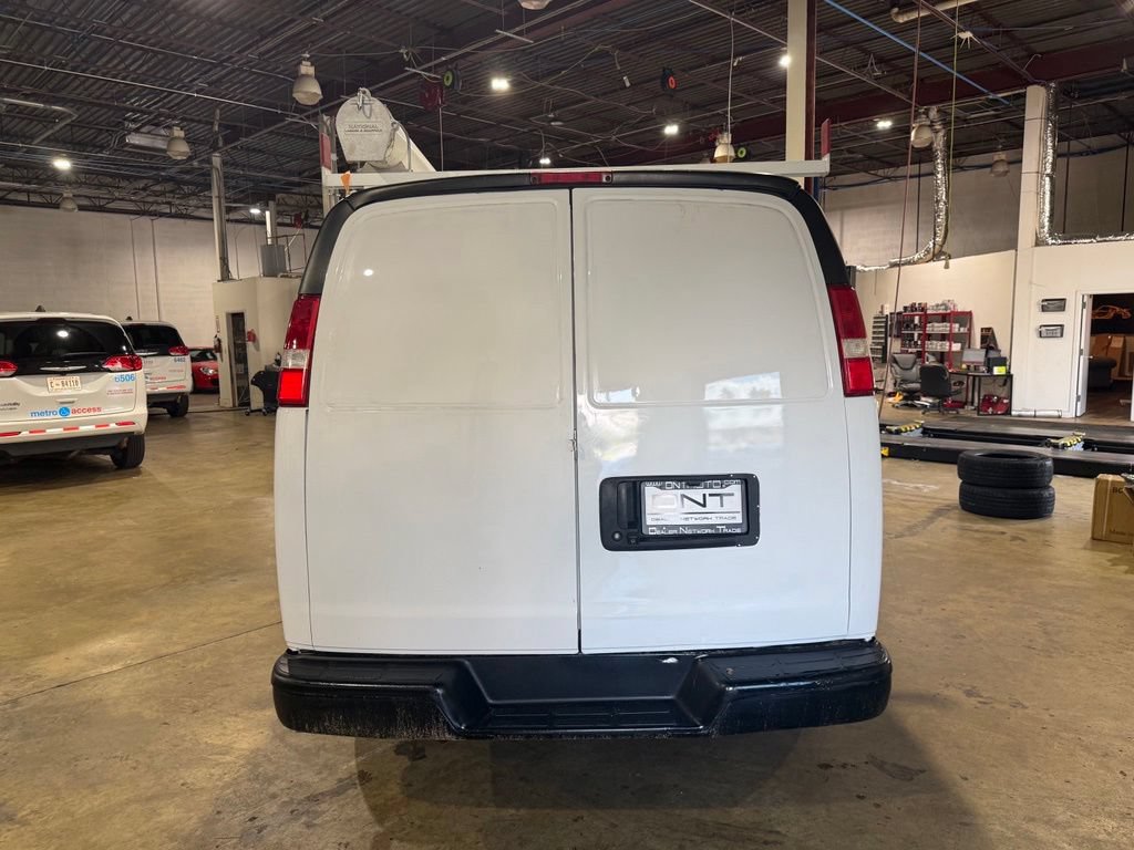Used 2018 GMC Savana 2500 w/ Driver Convenience Package RWD image 3