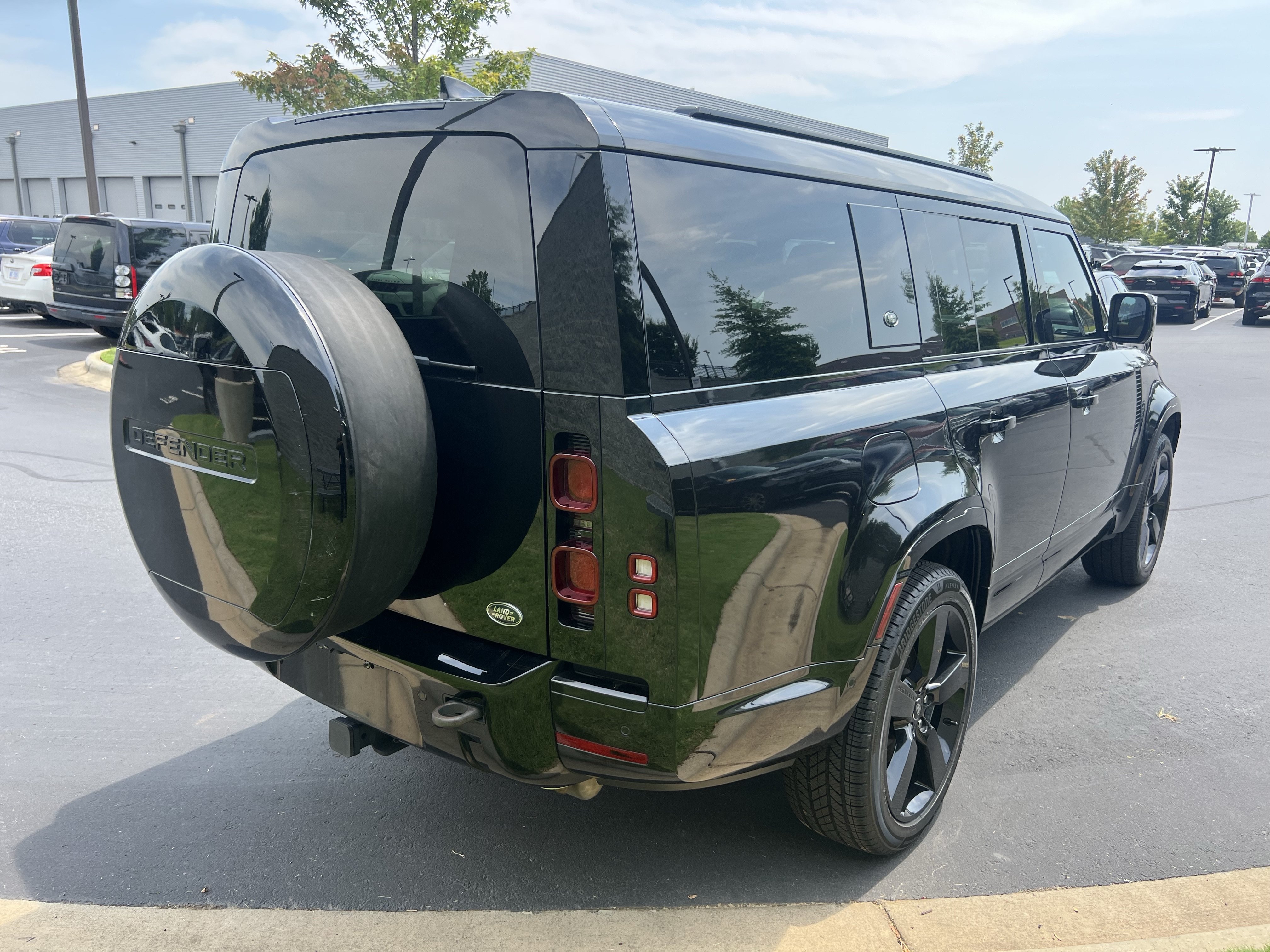 Used 2023 Land Rover Defender 130 X-Dynamic SE AWD/4WD image 7