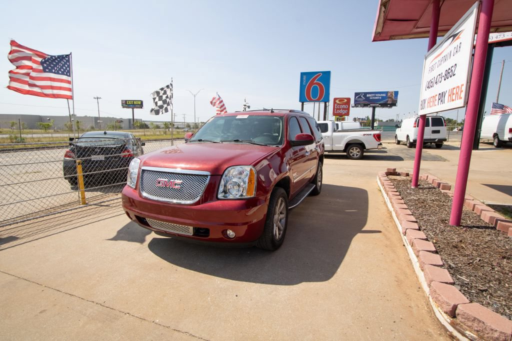 Used 2012 GMC Yukon Denali AWD/4WD image 4