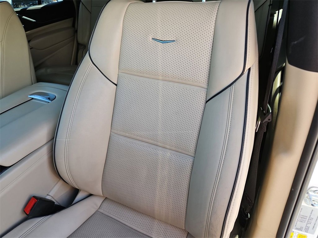 Certified 2023 Cadillac Escalade Premium Luxury w/ Performance Package image 24