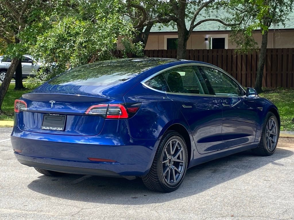 Used 2020 Tesla Model 3 Standard Range Plus image 8