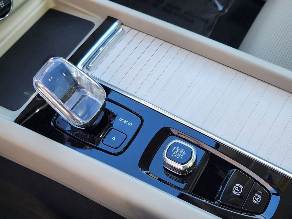 New 2026 Volvo XC60 B5 Ultra w/ Protection Package Premier image 10