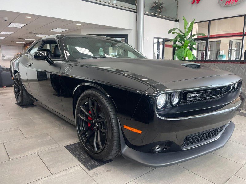 Used 2023 Dodge Challenger R/T w/ T/A Package image 2