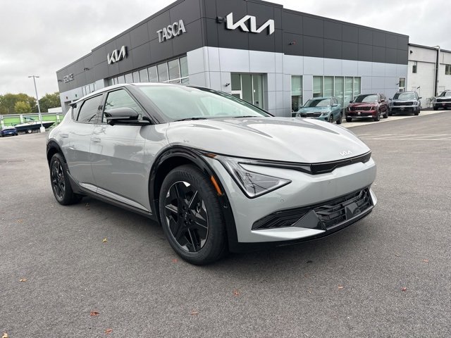 New 2025 Kia EV6 Wind image 2
