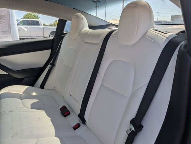 Used 2021 Tesla Model 3 Standard Range Plus image 8