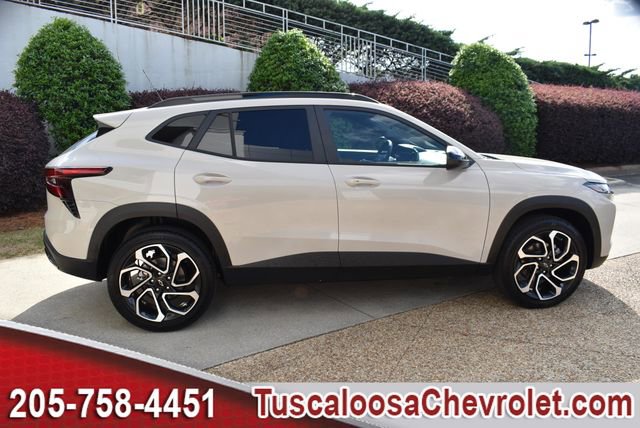 Used 2026 Chevrolet Trax RS w/ Sunroof Package image 11