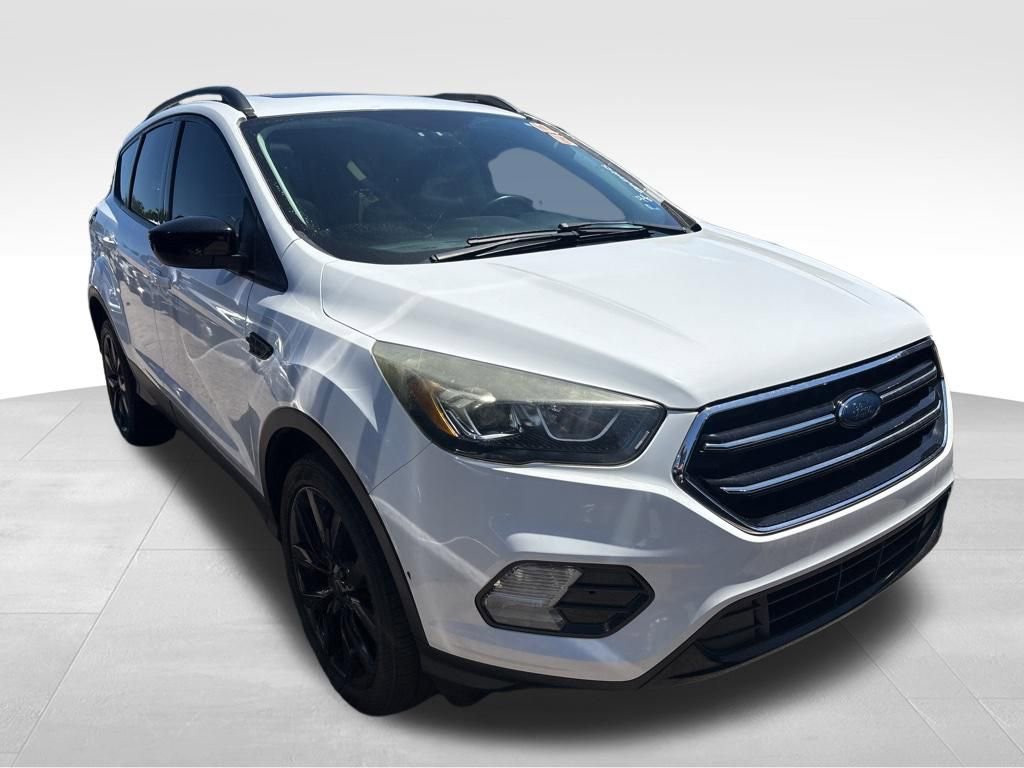 Used 2017 Ford Escape SE w/ Equipment Group 201A AWD/4WD image 8