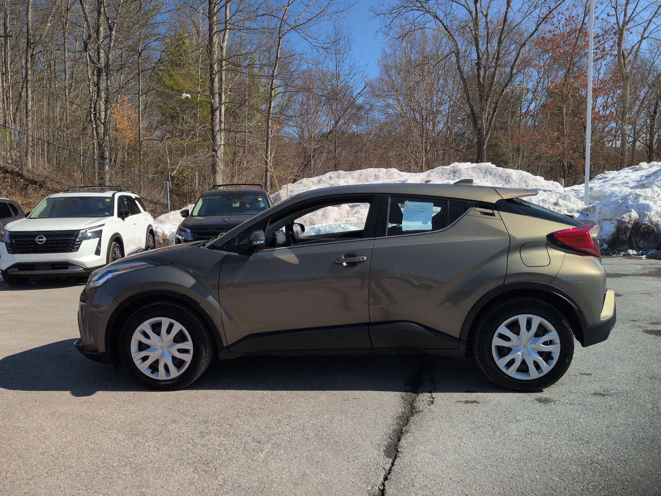 Used 2021 Toyota C-HR LE image 8