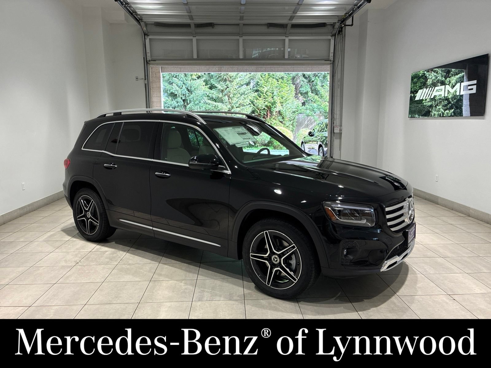 New 2026 Mercedes-Benz GLB 250 4MATIC image 1