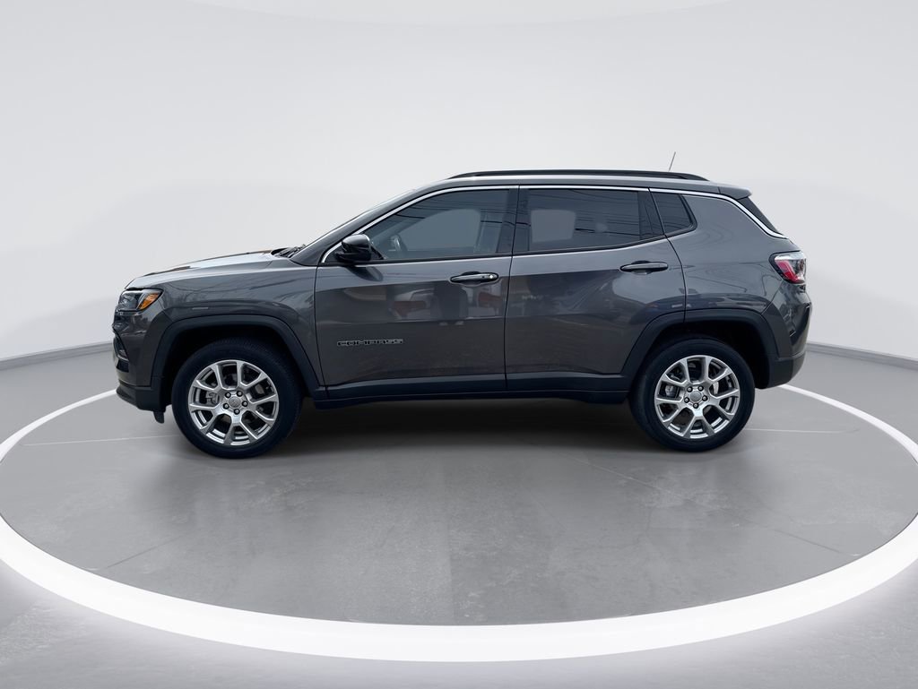 Used 2022 Jeep Compass Latitude AWD/4WD image 5