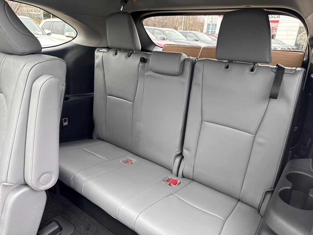New 2026 Toyota Highlander Platinum image 15