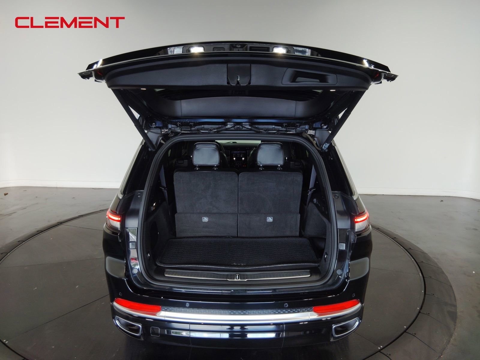 Used 2022 Jeep Grand Cherokee L Summit w/ Advanced Protech Group IV image 8