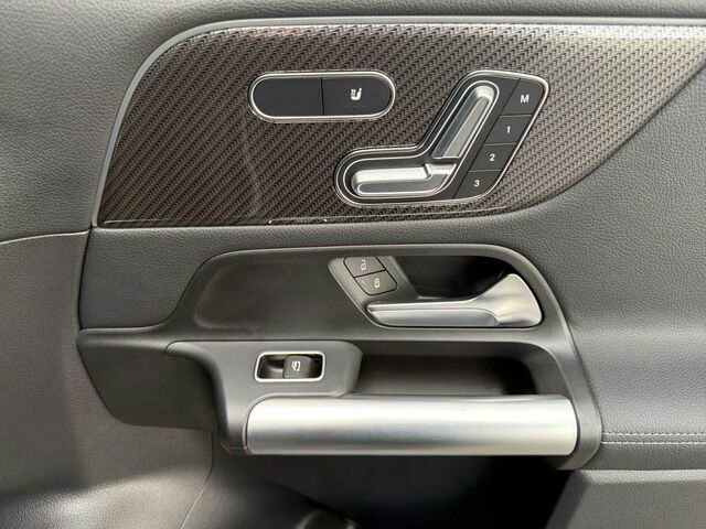 Used 2024 Mercedes-Benz GLA 35 AMG 4MATIC image 22