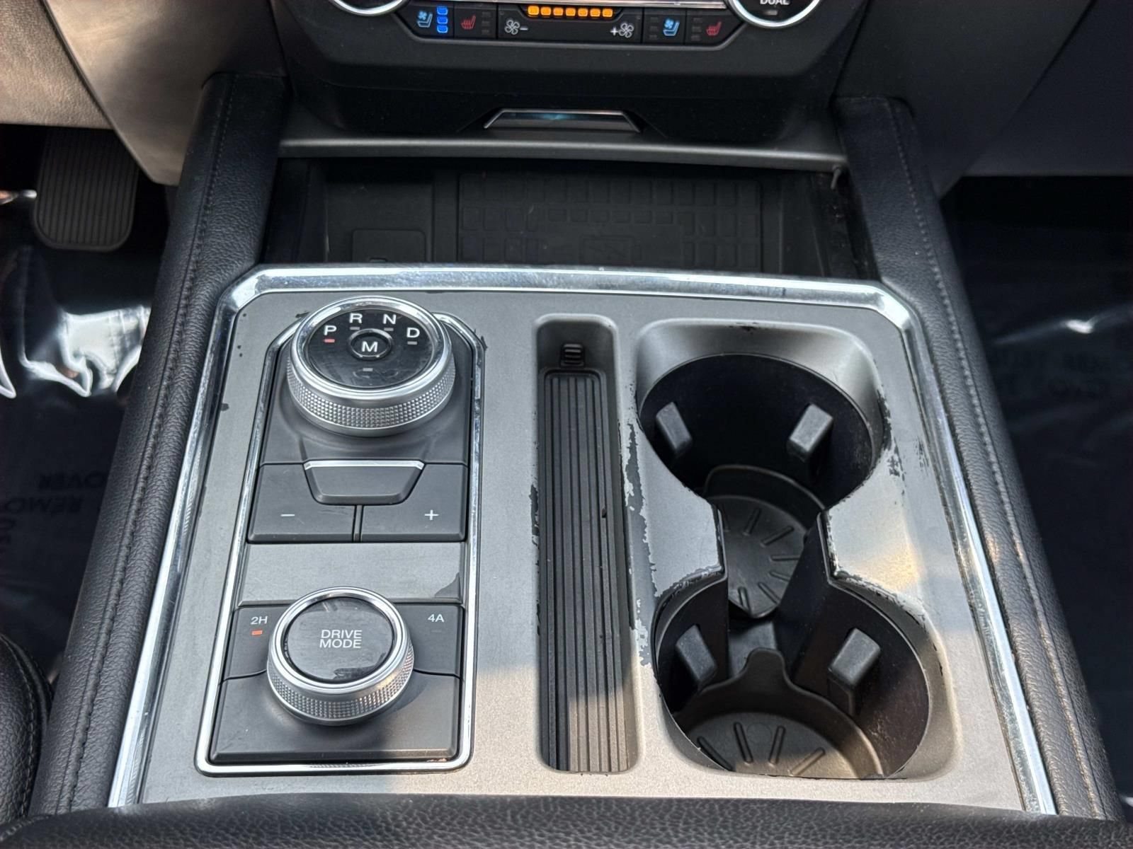 Used 2020 Ford Expedition XLT w/ Equipment Group 202A AWD/4WD image 13