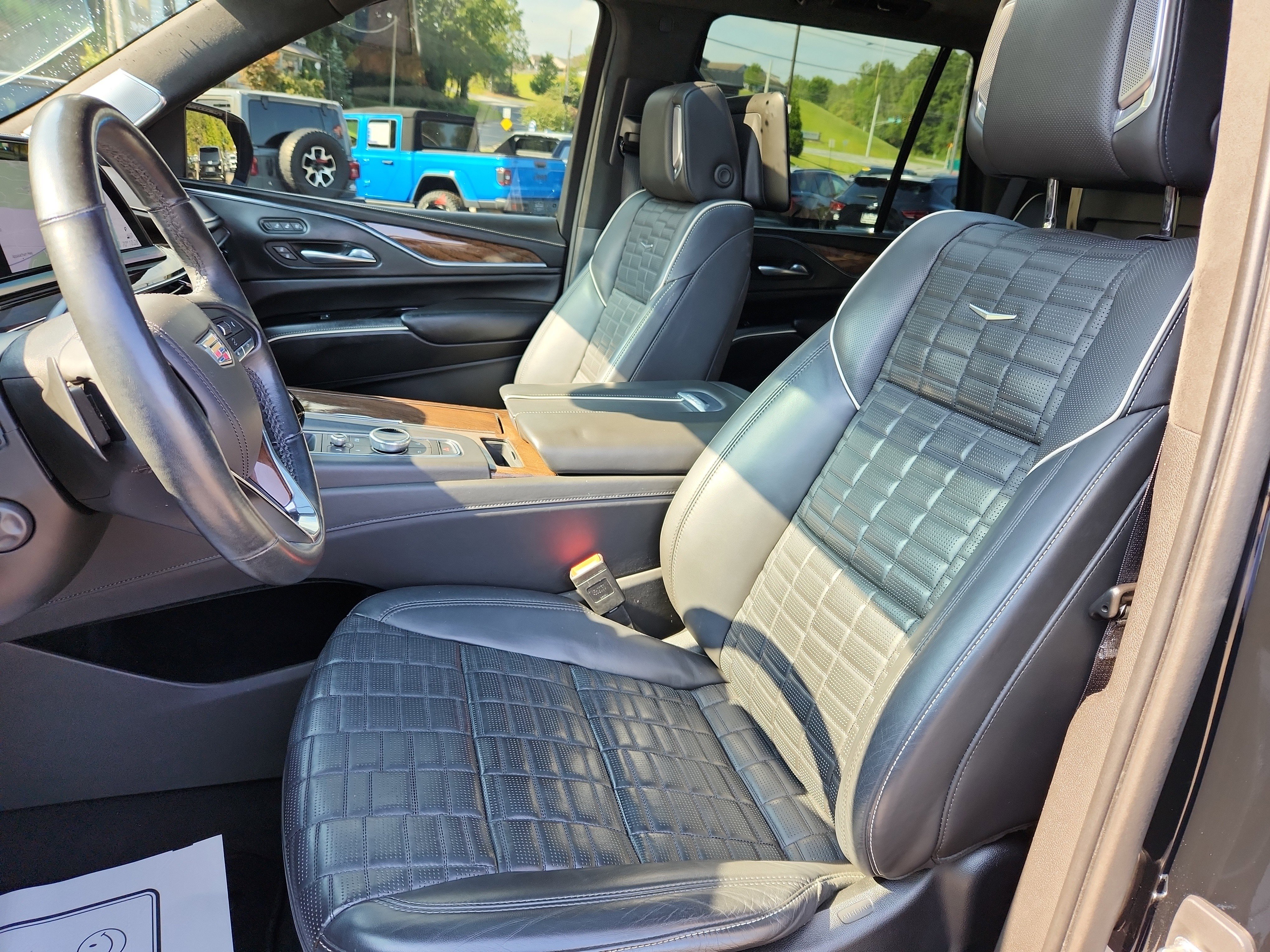 Used 2021 Cadillac Escalade Sport Platinum image 25