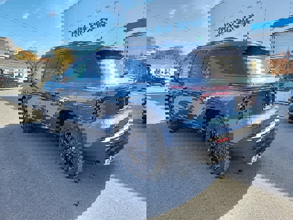 New 2026 Chevrolet Traverse LT w/ Midnight/Sport Edition image 7