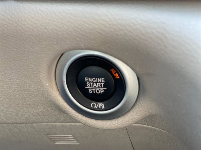 Used 2024 Chrysler Pacifica Touring-L image 25