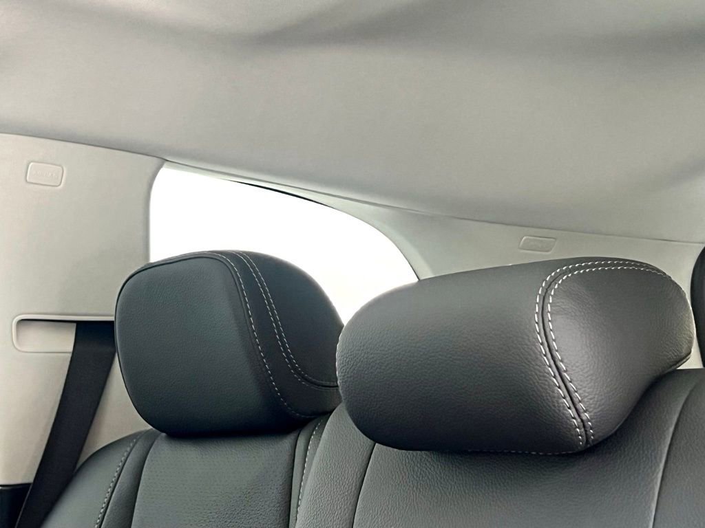 Certified 2026 Mercedes-Benz GLS 450 4MATIC image 43