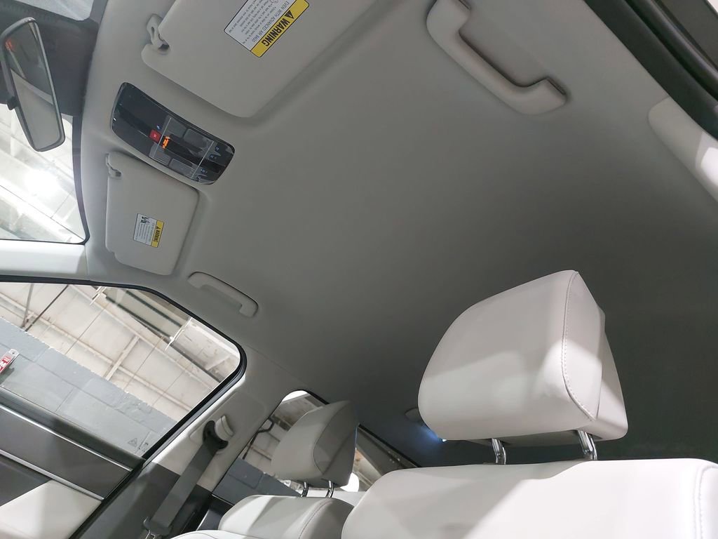 Certified 2025 Hyundai Santa Fe SEL image 31