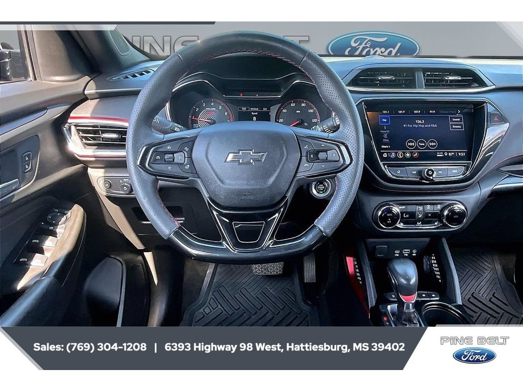 Used 2022 Chevrolet TrailBlazer RS w/ Convenience Package FWD image 5