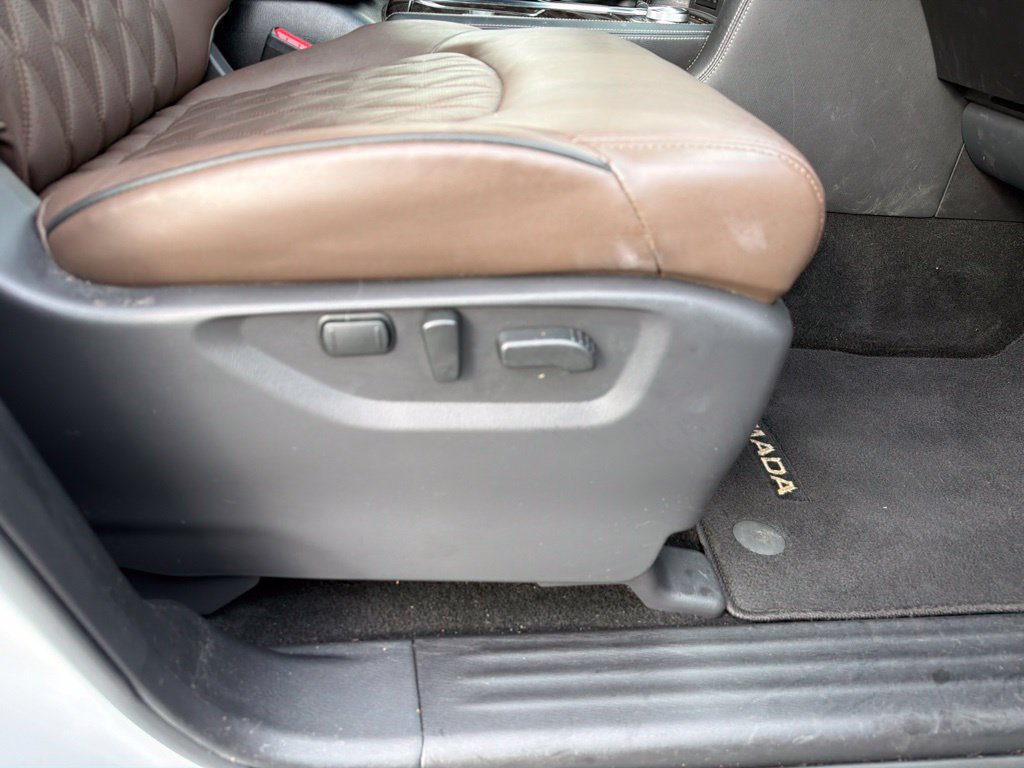 Used 2023 Nissan Armada Platinum w/ Captain's Chairs Package AWD/4WD image 36