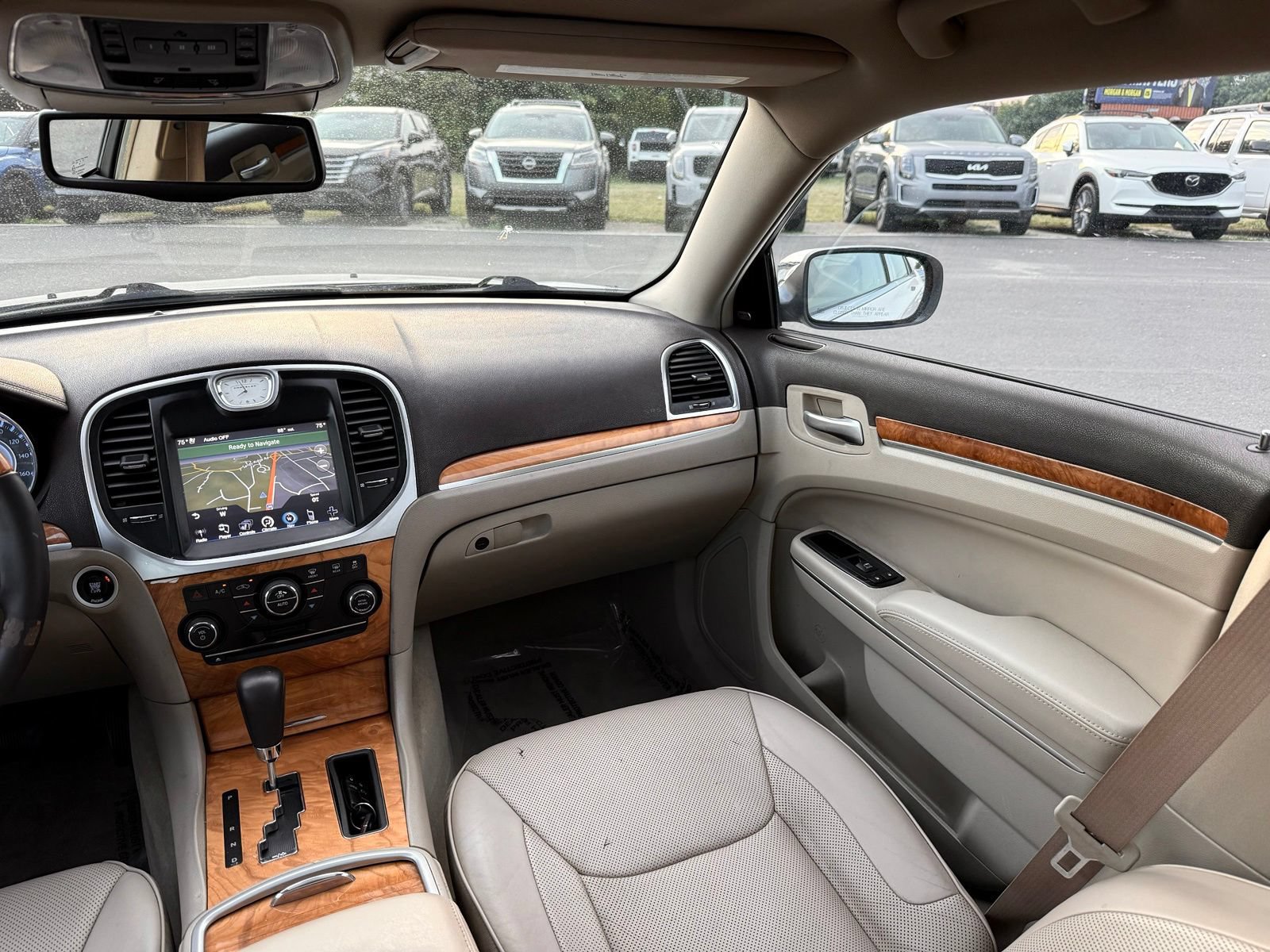 Used 2014 Chrysler 300 C RWD image 33