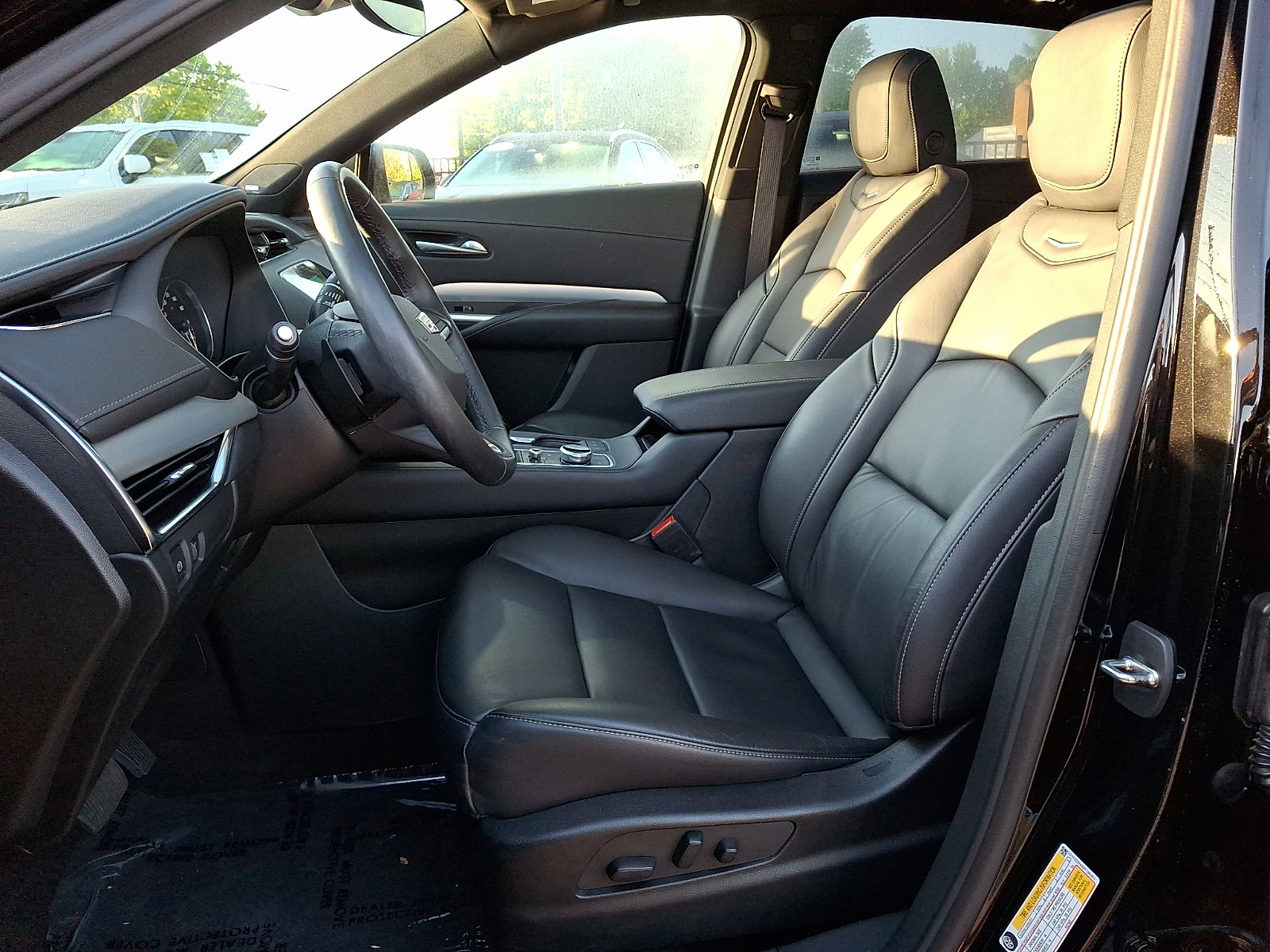 Used 2023 Cadillac XT4 Premium Luxury w/ Cold Weather Package AWD/4WD image 14