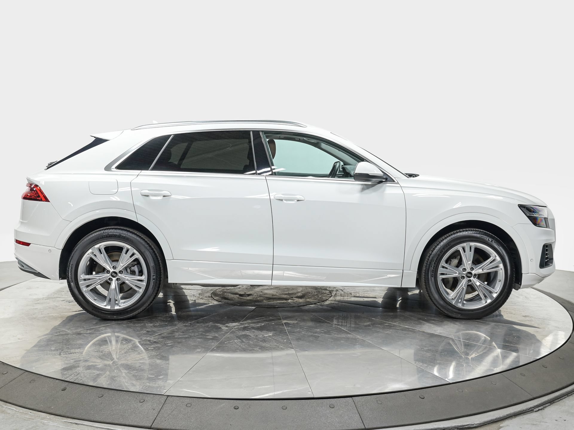 Used 2023 Audi Q8 Premium w/ Convenience Package AWD/4WD image 8