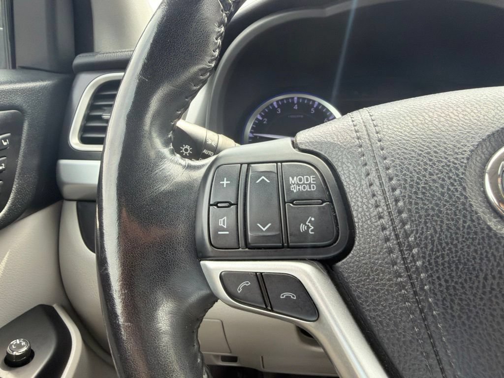 Used 2018 Toyota Highlander Limited Platinum AWD/4WD image 21