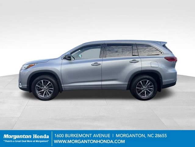 Used 2017 Toyota Highlander XLE w/ Carpet Mat Package AWD/4WD image 5
