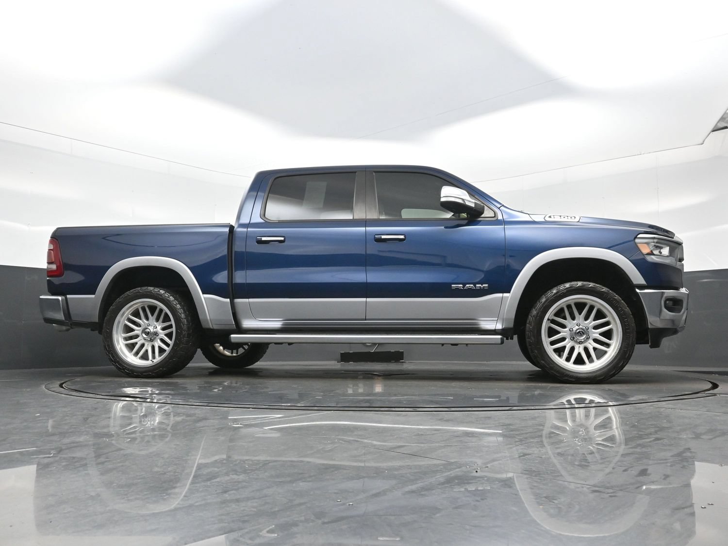 Used 2020 RAM 1500 Laramie AWD/4WD image 34