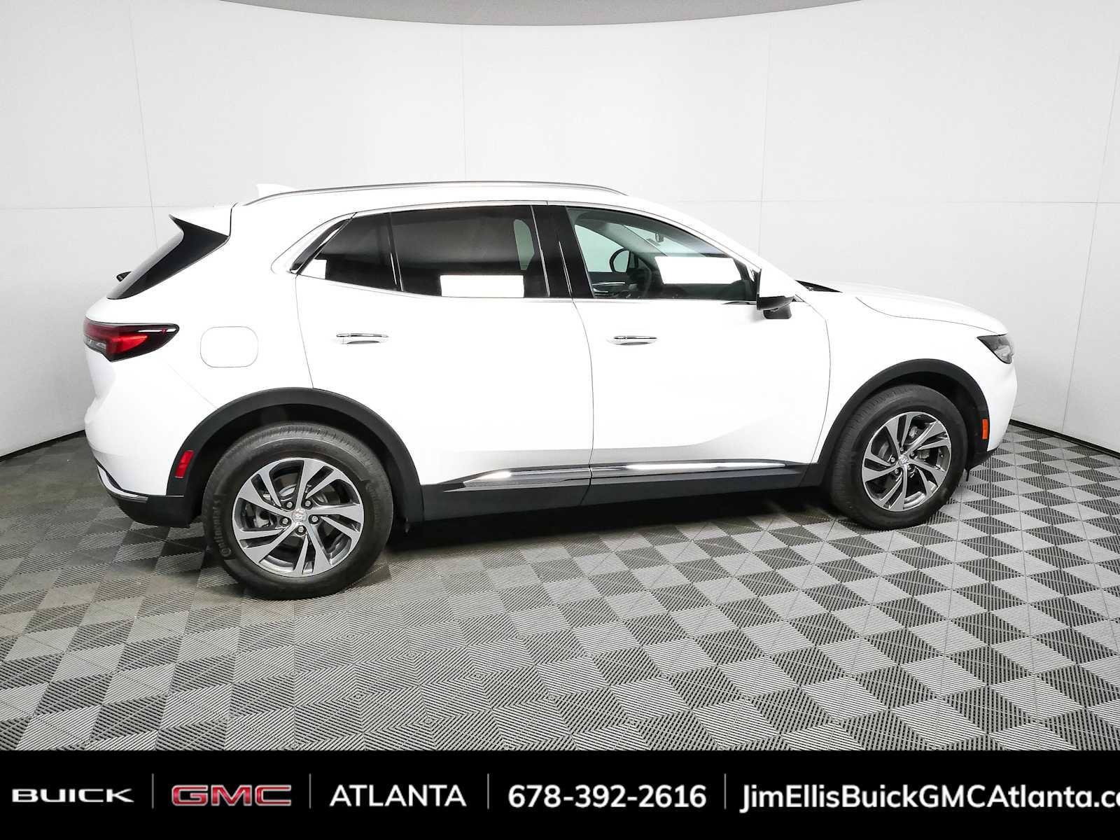 Certified 2022 Buick Envision Essence w/ Technology Package I FWD image 2