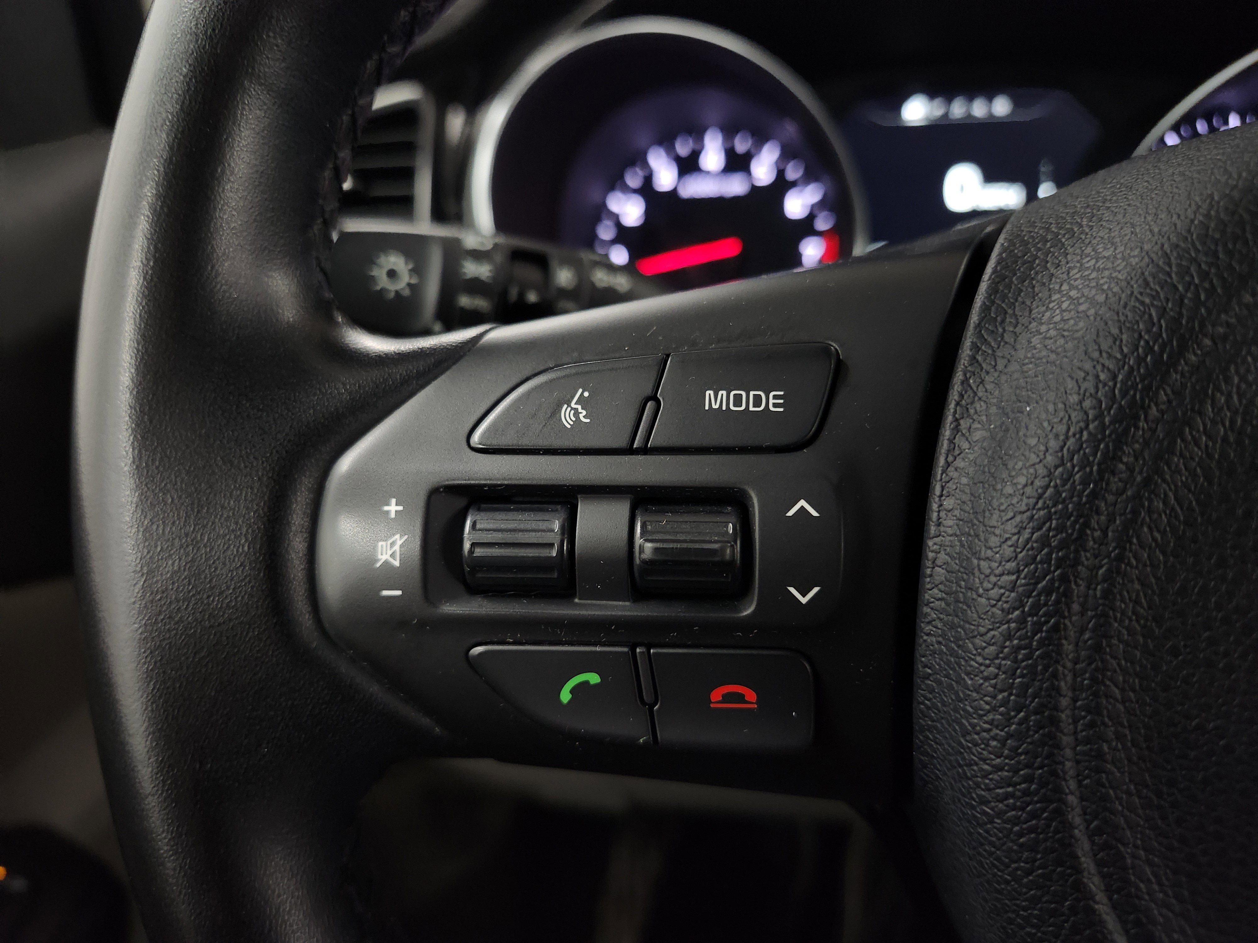 Used 2015 Kia Sedona SX image 12