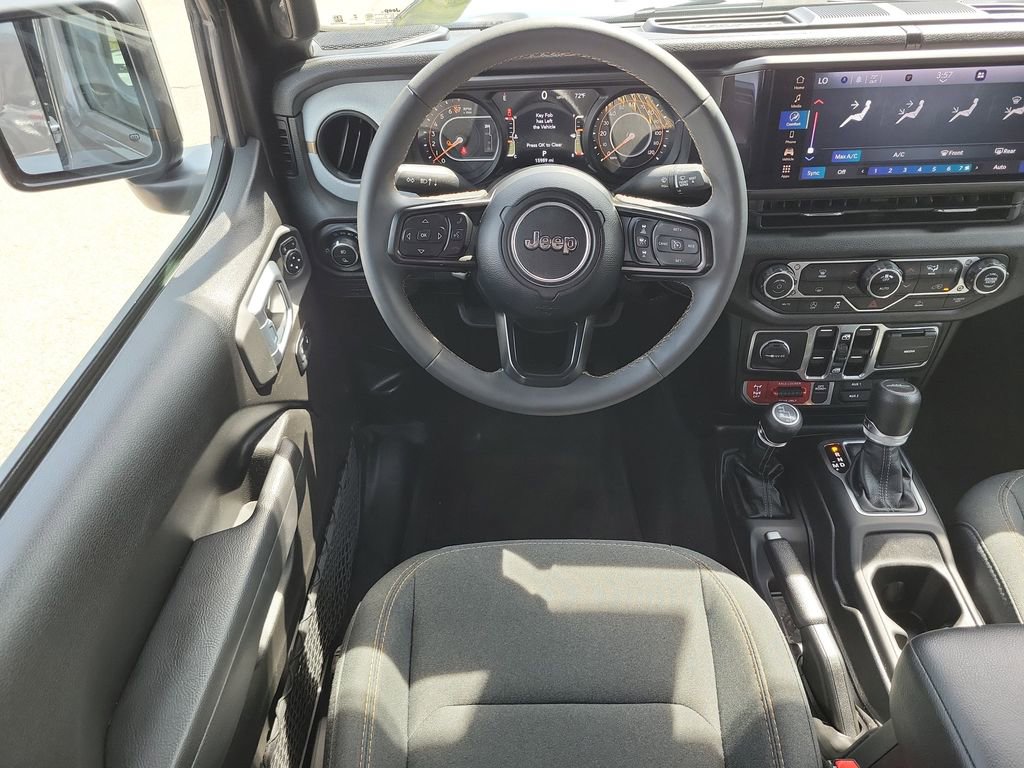 Used 2024 Jeep Gladiator Sport AWD/4WD image 14