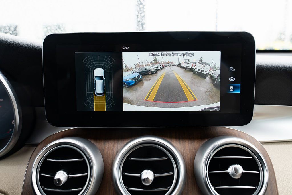 Used 2022 Mercedes-Benz GLC 300 4MATIC image 15