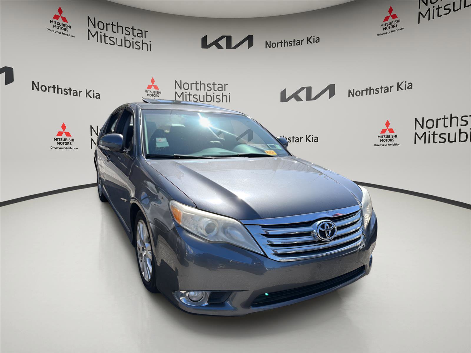 Used 2011 Toyota Avalon FWD image 7