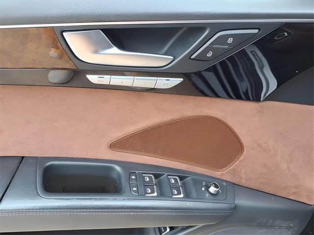 Used 2017 Audi A8 L 4.0T image 17