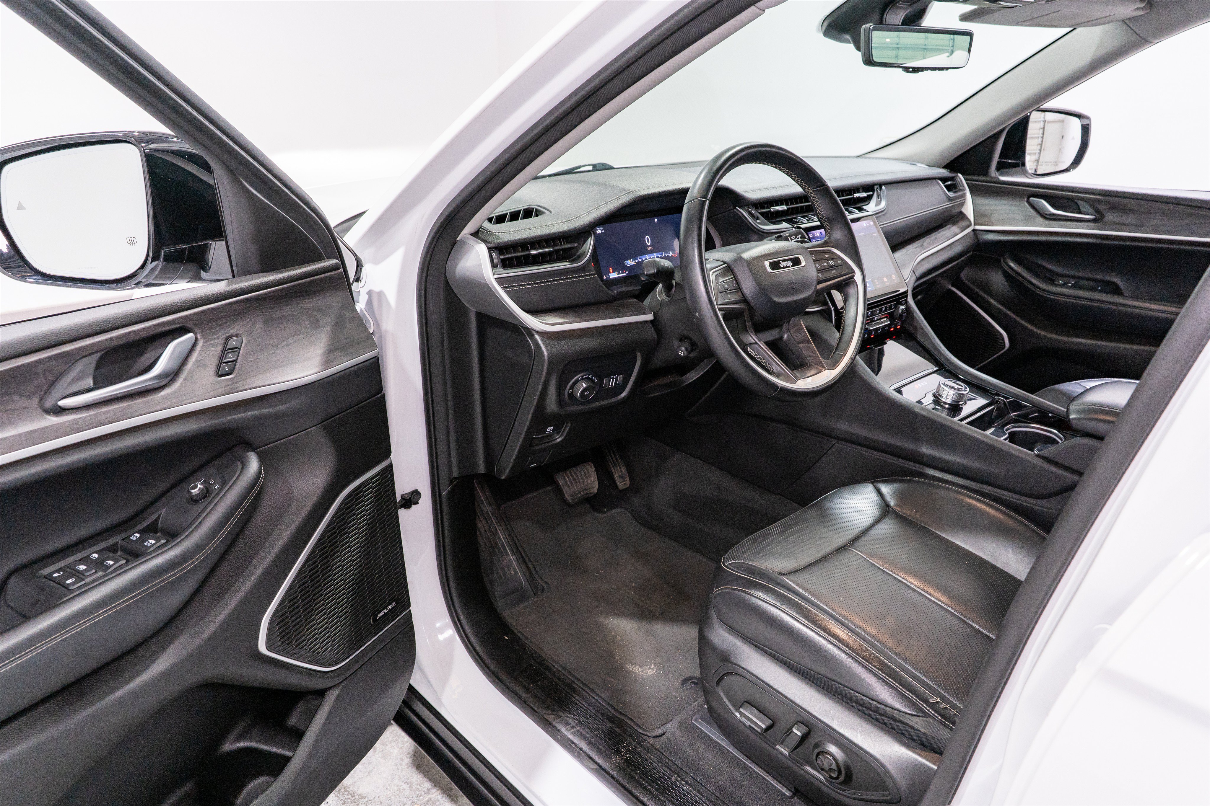 Used 2022 Jeep Grand Cherokee L Limited w/ Luxury Tech Group II AWD/4WD image 12
