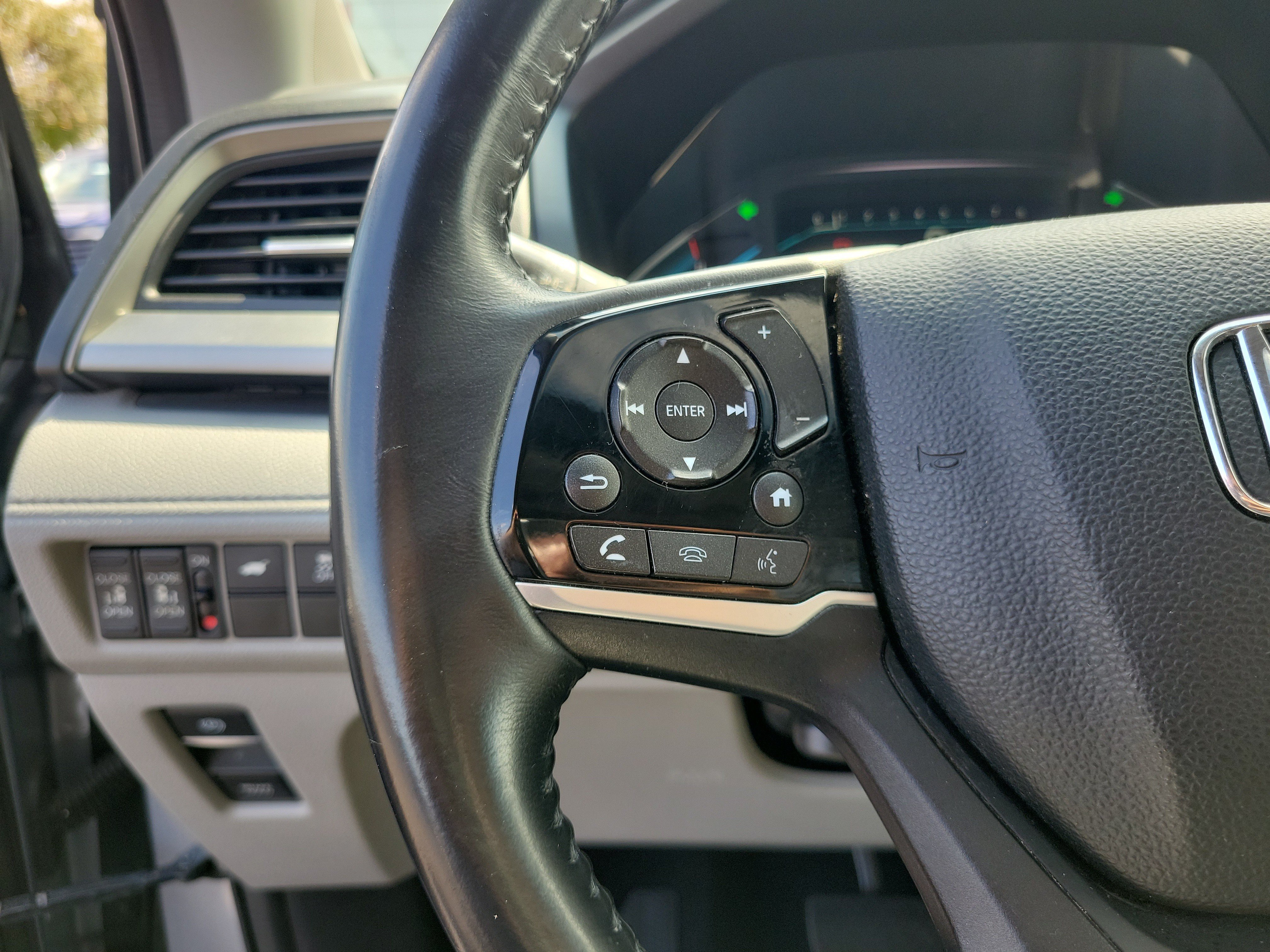 Used 2018 Honda Odyssey EX-L image 22