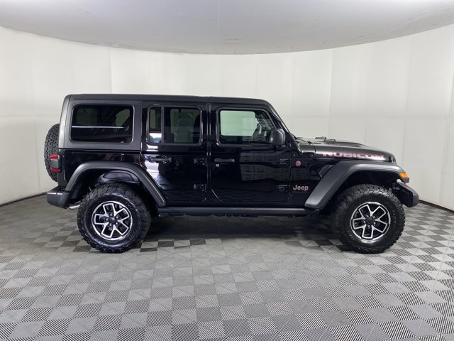 Used 2025 Jeep Wrangler Unlimited Rubicon w/ Convenience Group AWD/4WD image 6