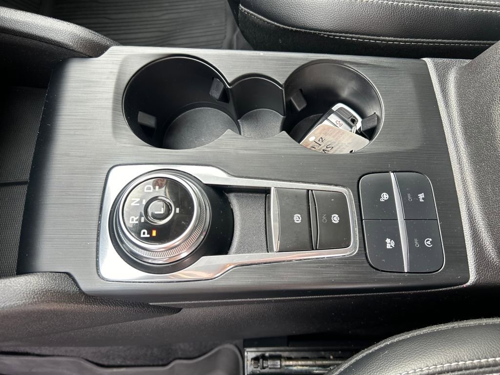 Used 2022 Ford Escape Titanium image 27