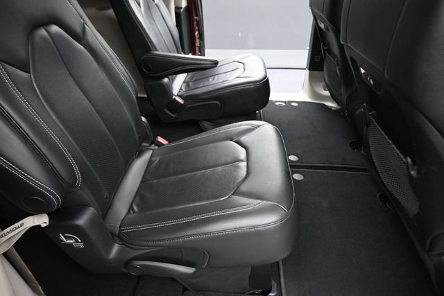 Used 2022 Chrysler Pacifica Touring-L FWD image 23
