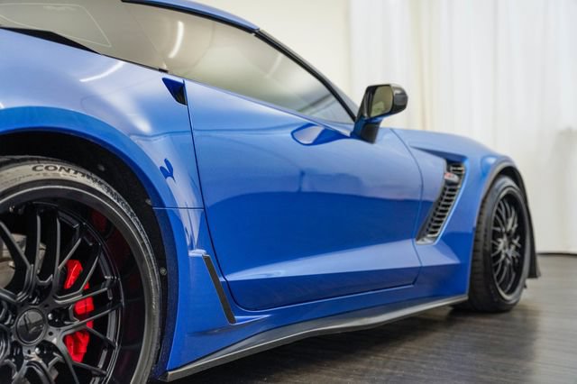 Used 2015 Chevrolet Corvette Z06 w/ 3LZ Preferred Equipment Group RWD image 27