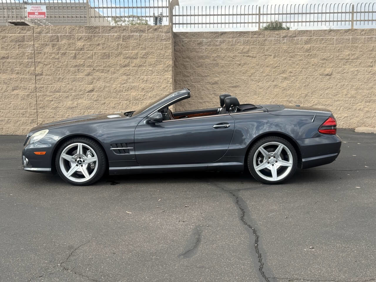 Used 2009 Mercedes-Benz SL 550 w/ Premium I Pkg image 5
