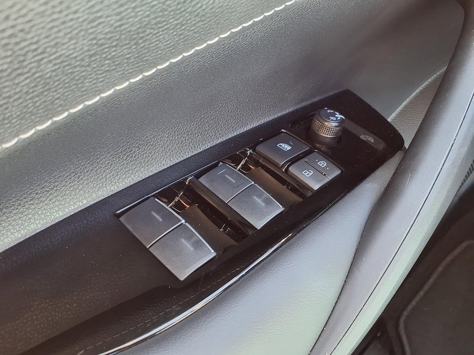 Certified 2025 Toyota Corolla SE image 23