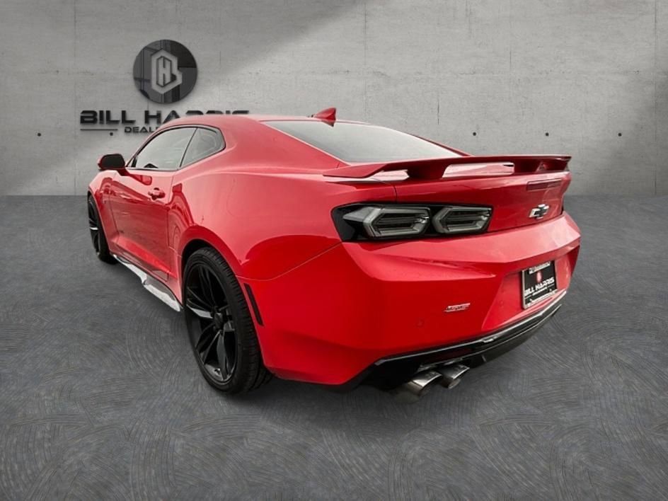 Used 2017 Chevrolet Camaro SS image 9